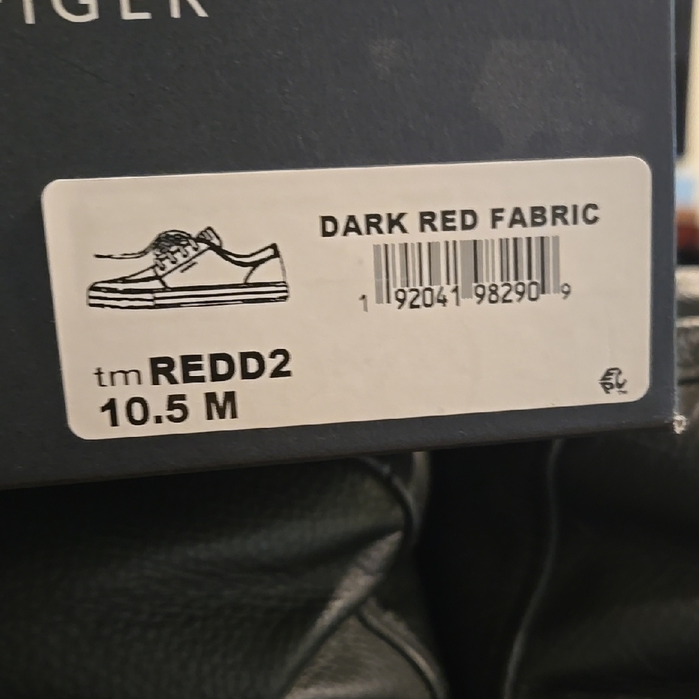 Tommy Hilfiger Men's Red and White Sneakers - Picture 2 of 3